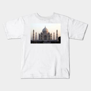 The Taj Mahal at dawn Kids T-Shirt